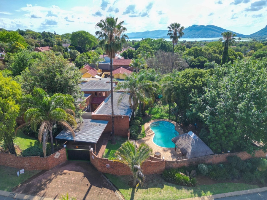 4 Bedroom Property for Sale in Ifafi North West